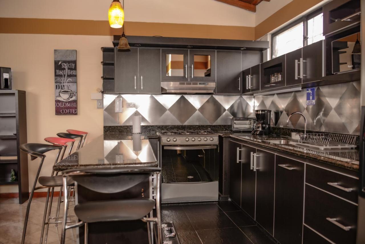 Calle 8 Suites Medellín Dış mekan fotoğraf