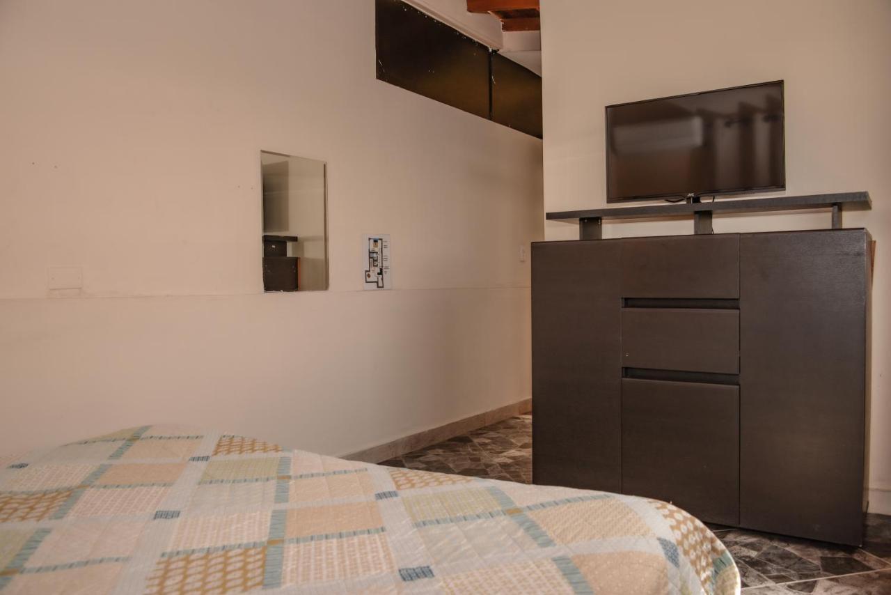 Calle 8 Suites Medellín Dış mekan fotoğraf