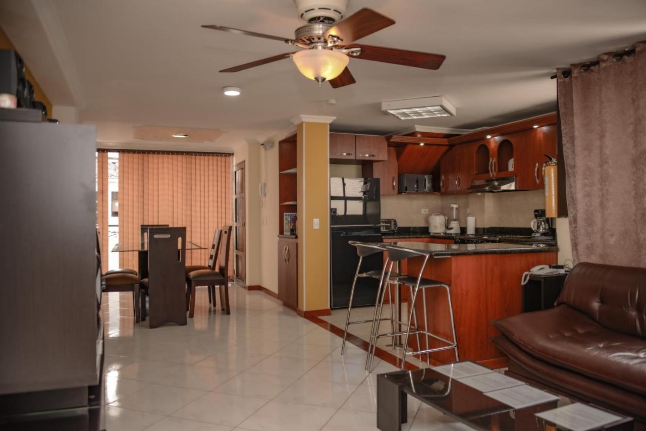 Calle 8 Suites Medellín Dış mekan fotoğraf