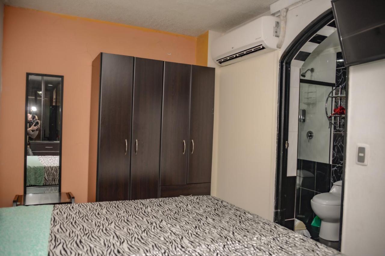 Calle 8 Suites Medellín Dış mekan fotoğraf