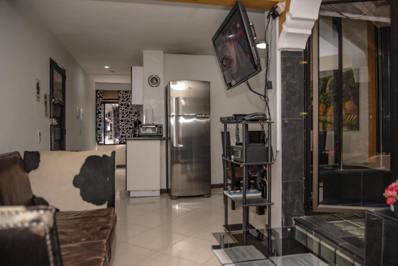 Calle 8 Suites Medellín Dış mekan fotoğraf