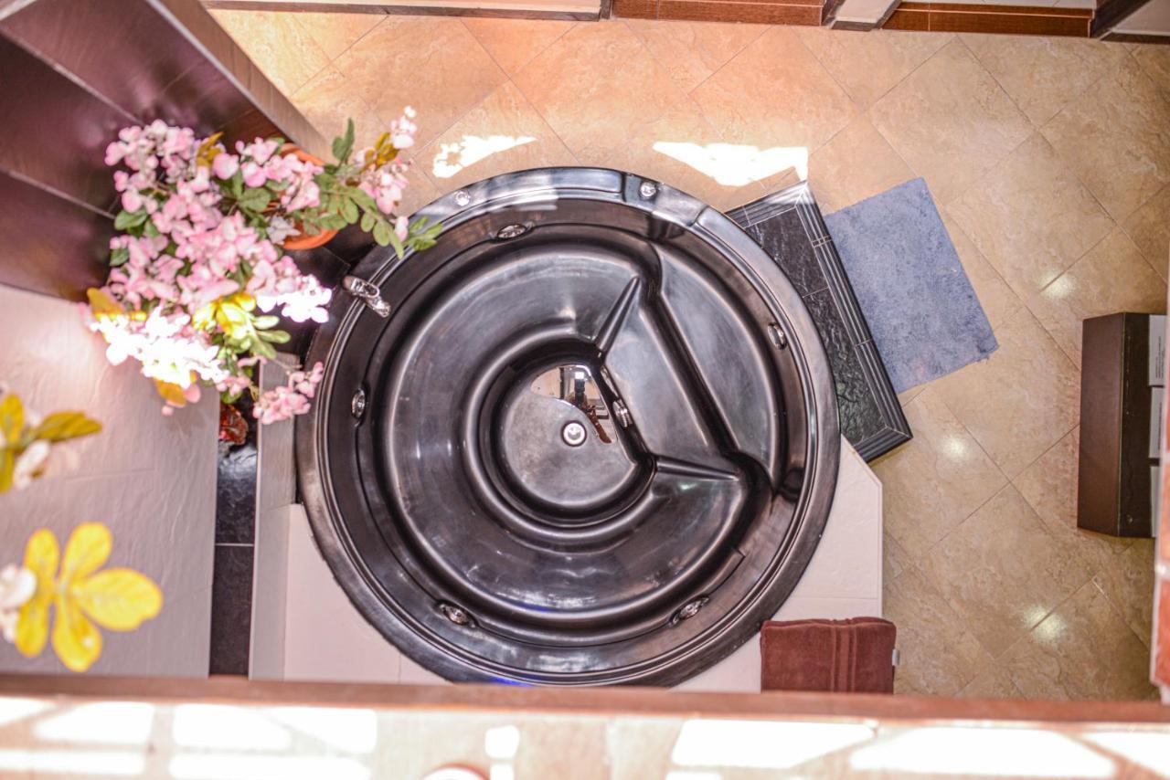 Calle 8 Suites Medellín Dış mekan fotoğraf