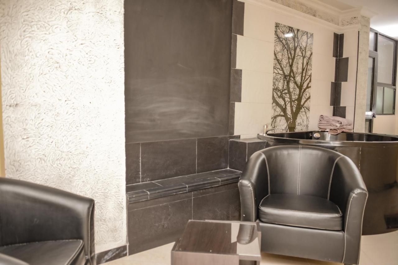 Calle 8 Suites Medellín Dış mekan fotoğraf