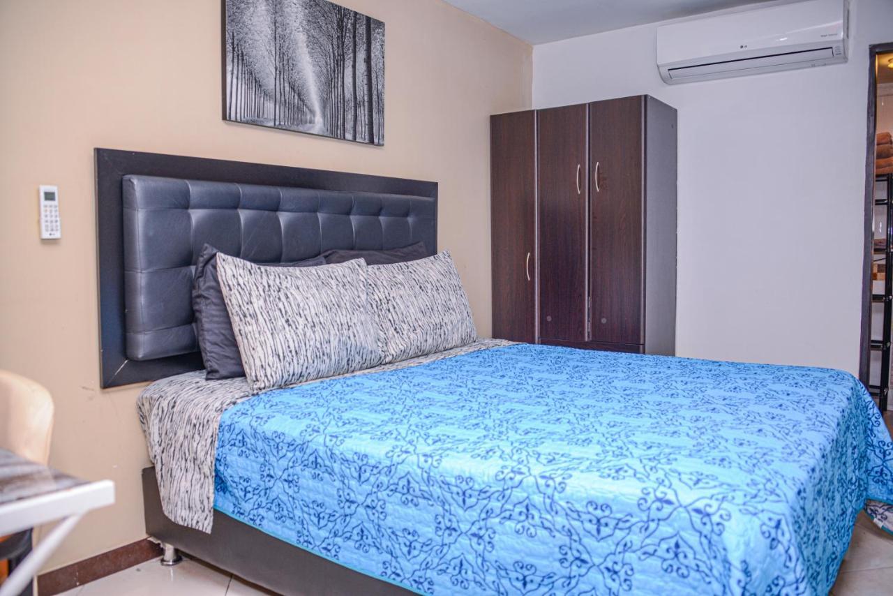 Calle 8 Suites Medellín Dış mekan fotoğraf